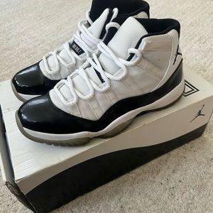 Pre owned Jordan  11’s with box 2011 release